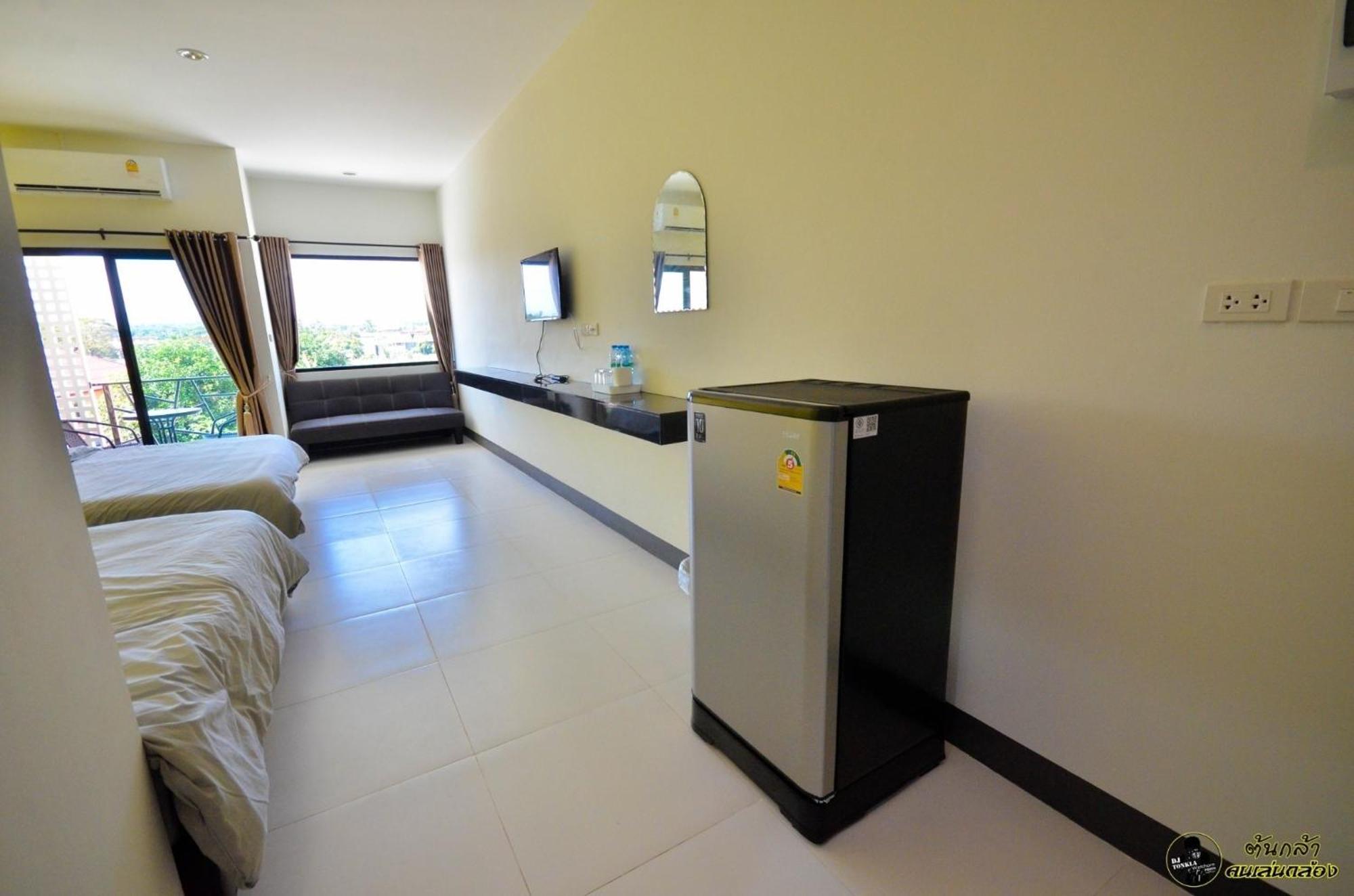 แอ่ว-ดีld Hotel&Residences Ngao Kültér fotó