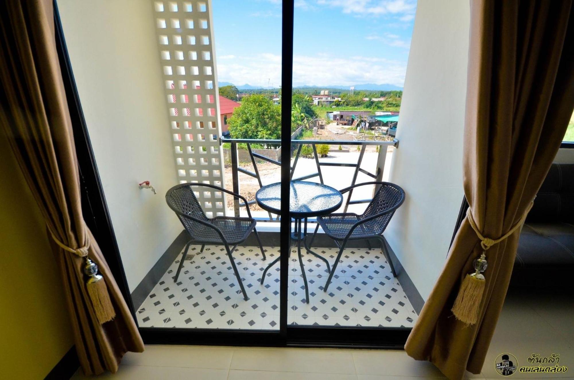 แอ่ว-ดีld Hotel&Residences Ngao Kültér fotó