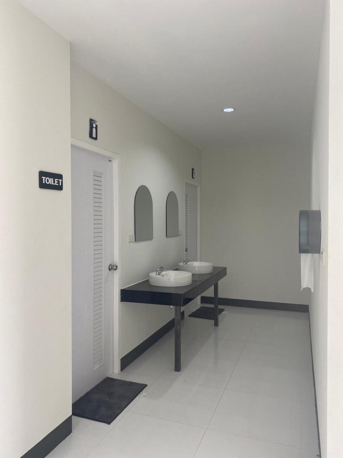 แอ่ว-ดีld Hotel&Residences Ngao Kültér fotó