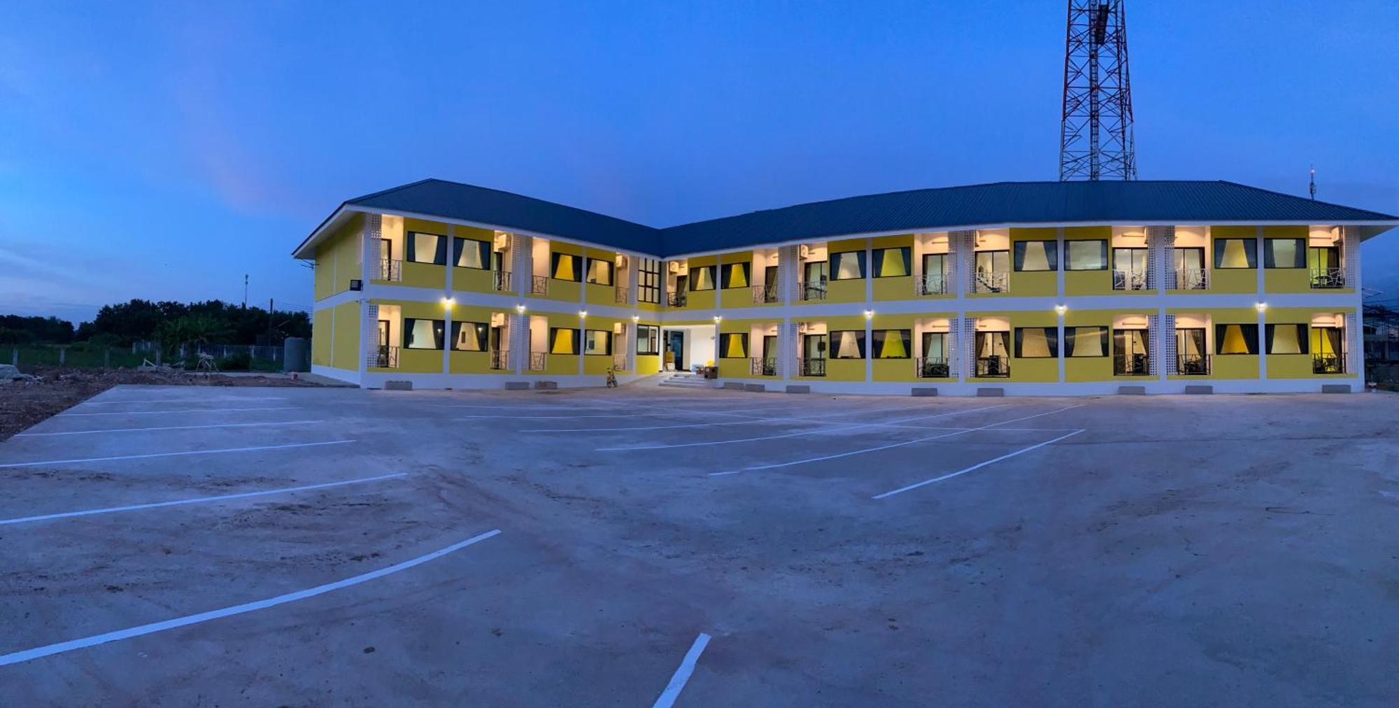 แอ่ว-ดีld Hotel&Residences Ngao Kültér fotó